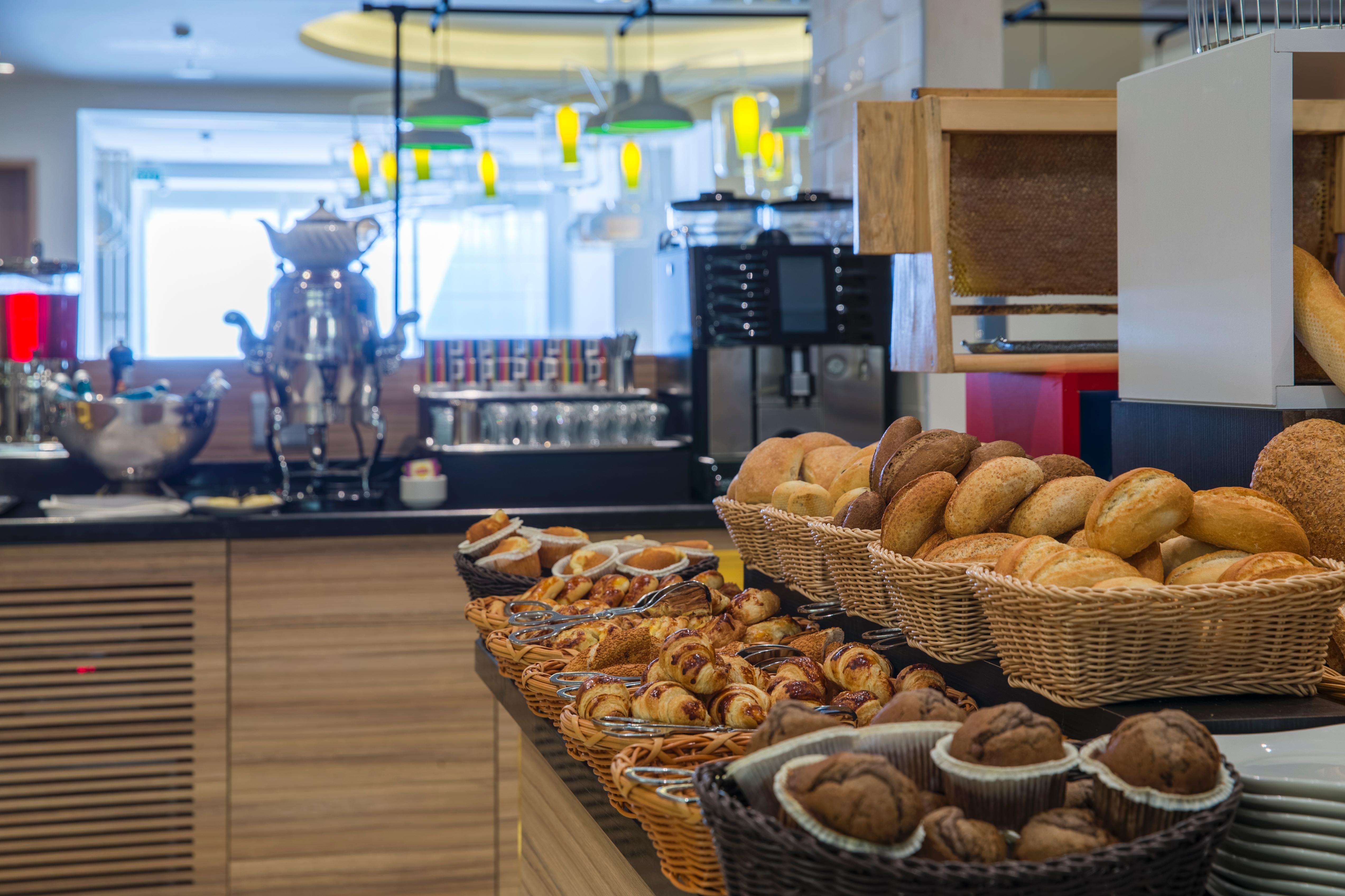 Park Inn By Radisson Istanbul Ataturk Airport — Fotoğraflar 1